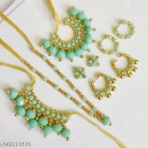Attractive Green Jewelry Set